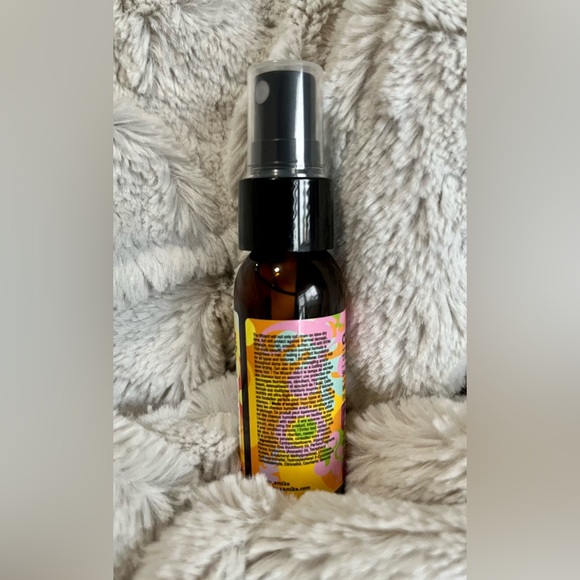 Detangler Bundle 🧖🏽‍♀️Amika The Wizard Primer 1oz & Fairy Tales 12oz Spray - Picture 4 of 6